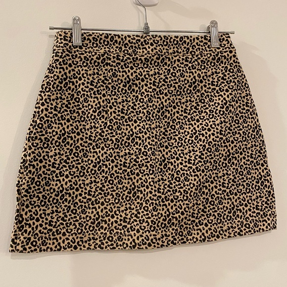 Forever 21 Cheetah Print Button Down Mini Skirt - Picture 2 of 6